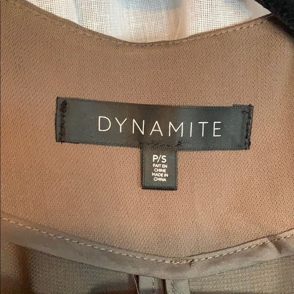 Waterfall vest with back buckle - Picture 3 of 3